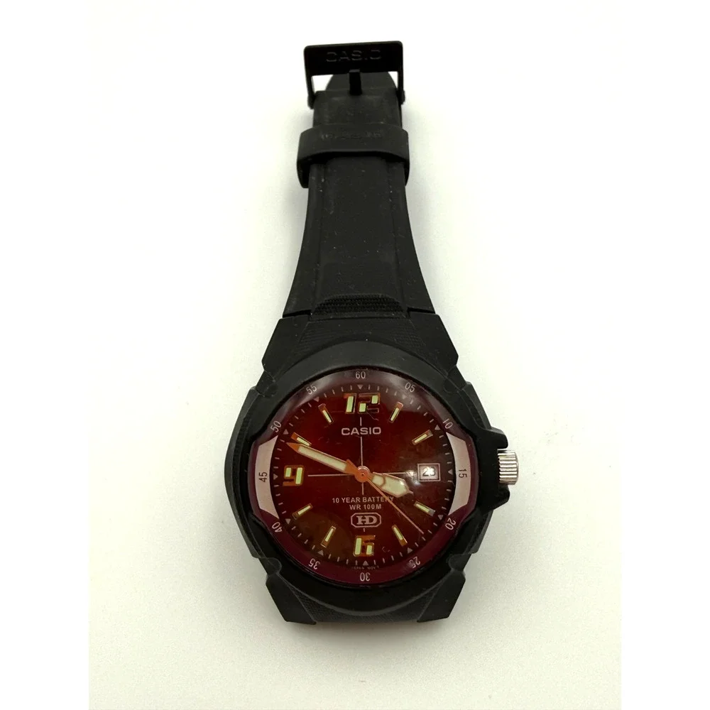 Vintage Casio Quartz HD MW-600 2719 Red Dial Black Resin Factory Band GLOWS